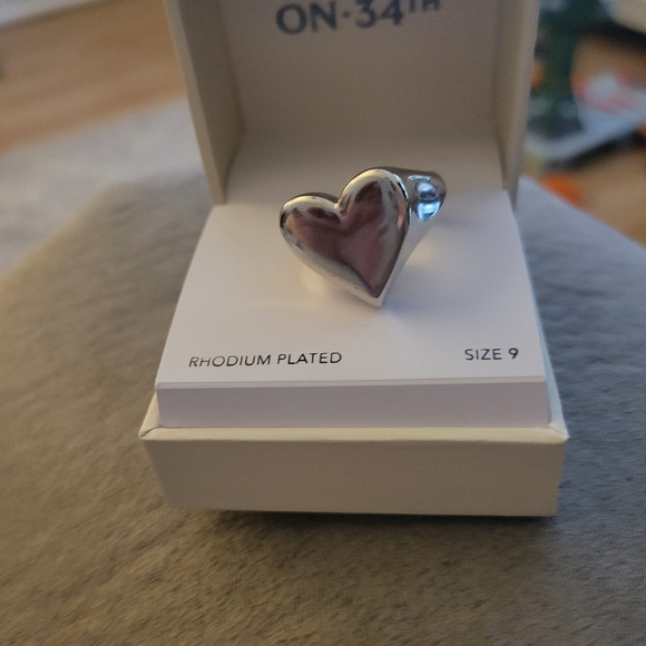 Silver Ring - Picture 2 of 3